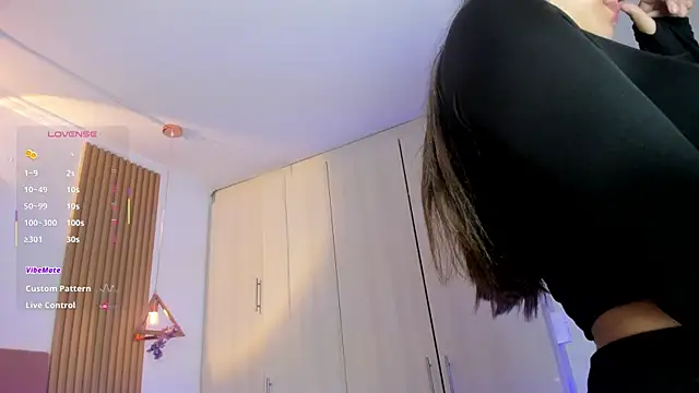 mia nevaeh online show from 06-06-26, 08:36