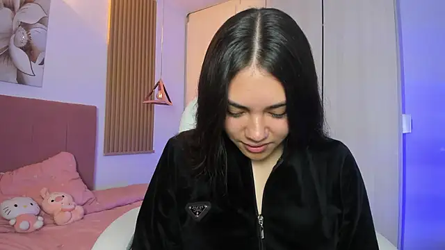 mia nevaeh online show from 10-21-25, 08:41