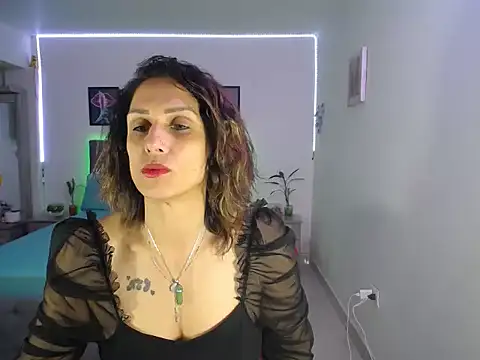 Snapshot of Corina_hot chatting on 05-31-26, 09:04 Corina hot online show from 05-31-26, 09:04