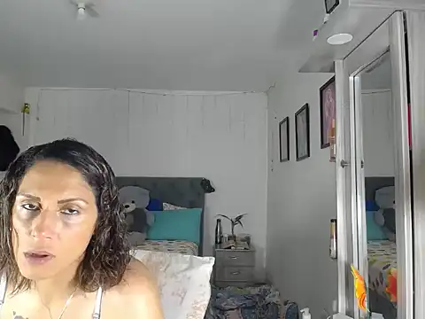 Corina hot online show from 10-15-25, 08:17