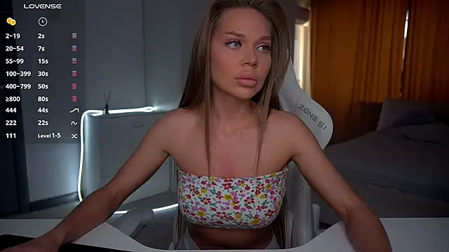 Evelinka online show from 04-14-26, 01:38