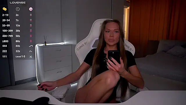 Evelinka online show from 03-30-26, 01:56