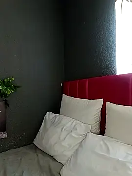 Miss Moriah online show from 11-20-25, 01:23