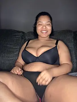 MissAriisback online show from 11-21-25, 12:37