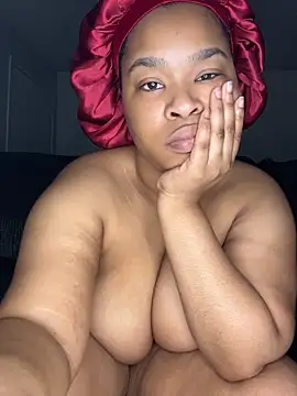 MissAriisback online show from 11-19-25, 12:38