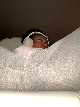 KimiAqua online show from 11-30-25, 09:59