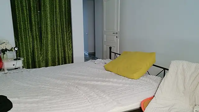 VioletCatt online show from 06-17-26, 05:51