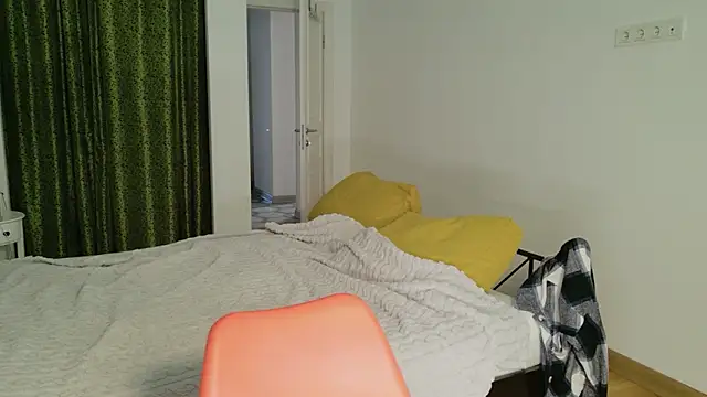 VioletCatt online show from 10-23-25, 05:39