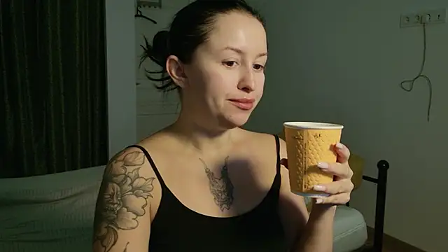 VioletCatt online show from 10-04-25, 05:31