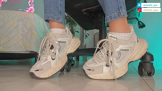 charlotte  grey online show from 10-25-25, 08:20