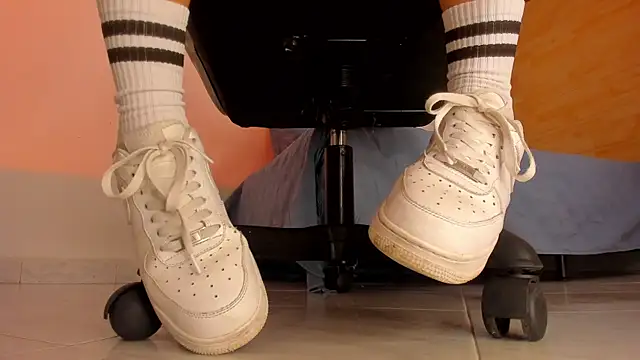 charlotte  grey online show from 11-17-25, 11:47