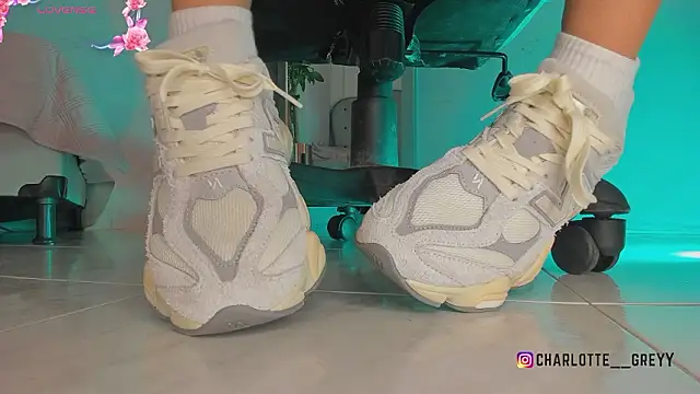 Snapshot of charlotte__grey chatting on 02-27-26, 08:08 charlotte grey online show from 02-27-26, 08:08