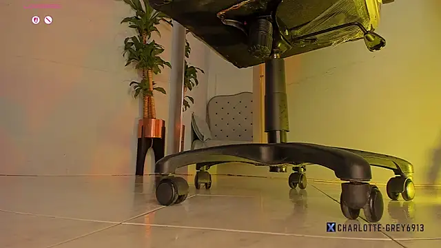 charlotte  grey online show from 11-11-25, 12:44