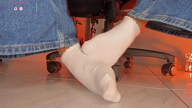 charlotte  grey online show from 11-14-25, 08:12