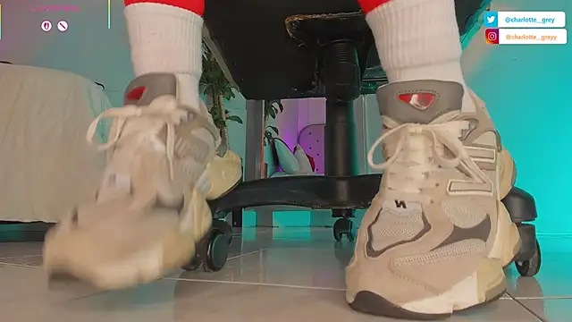 charlotte  grey online show from 11-05-25, 07:17