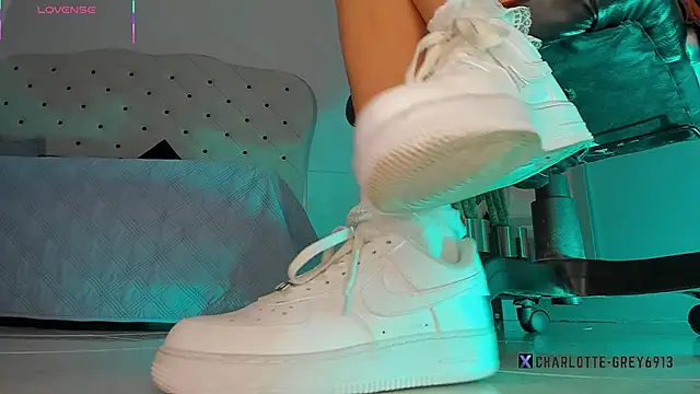 charlotte  grey online show from 01-09-26, 08:27