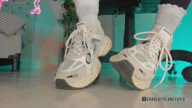 Snapshot of charlotte__grey chatting on 02-17-26, 08:17 charlotte grey online show from 02-17-26, 08:17