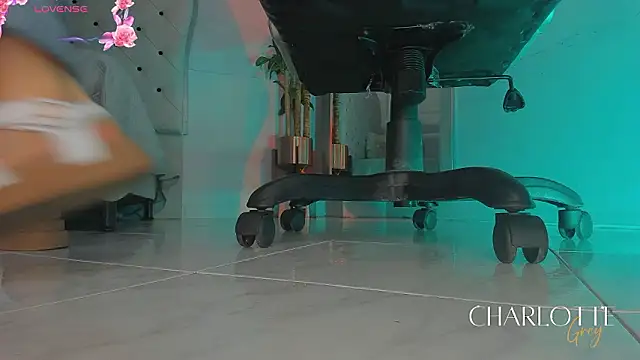 Snapshot of charlotte__grey chatting on 02-20-26, 08:11 charlotte grey online show from 02-20-26, 08:11