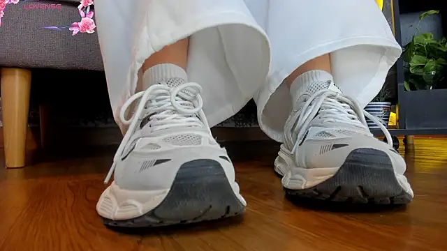 Snapshot of charlotte__grey chatting on 02-21-26, 12:18 charlotte grey online show from 02-21-26, 12:18