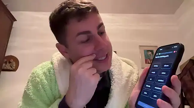 MyStrangeAddiction online show from 12-12-24, 05:48