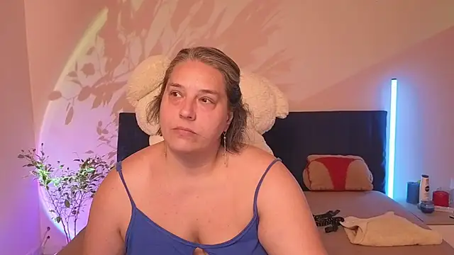 Snapshot of Niter chatting on 07-14-26, 12:22 Niter online show from 07-14-26, 12:22