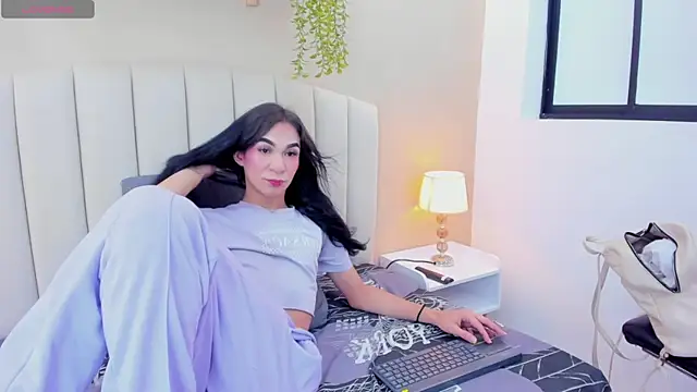 Mia thompson 19 online show from 05-09-26, 06:22