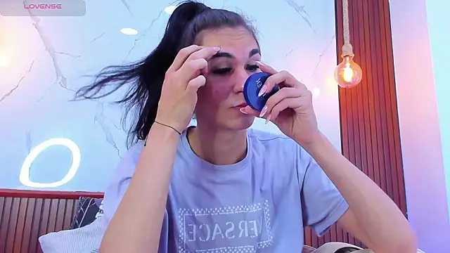 Mia thompson 19 online show from 03-14-26, 07:31