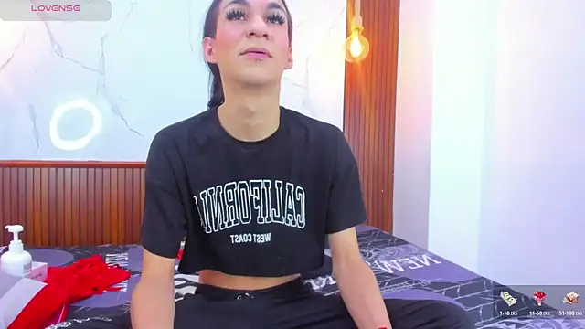 Mia thompson 19 online show from 04-04-26, 07:09