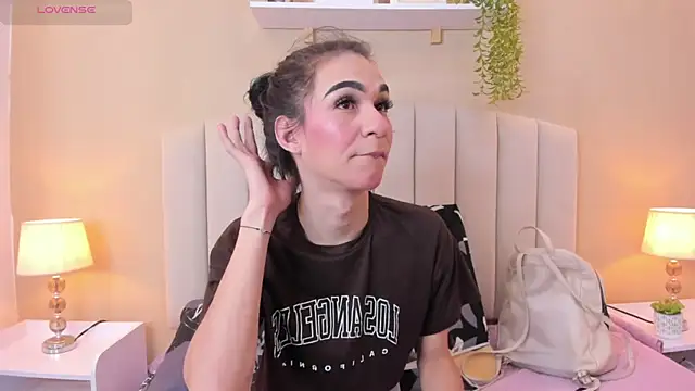 Snapshot of Mia_thompson_19 chatting on 01-16-26, 07:40 Mia thompson 19 online show from 01-16-26, 07:40