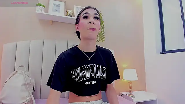 Mia thompson 19 online show from 05-22-26, 07:34