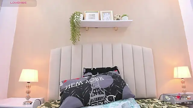 Mia thompson 19 online show from 01-08-26, 07:09