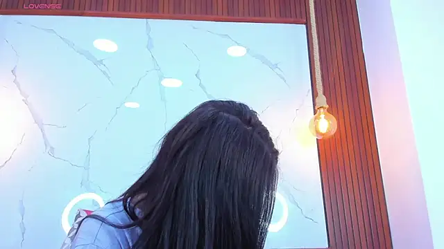 Mia thompson 19 online show from 03-20-26, 07:37