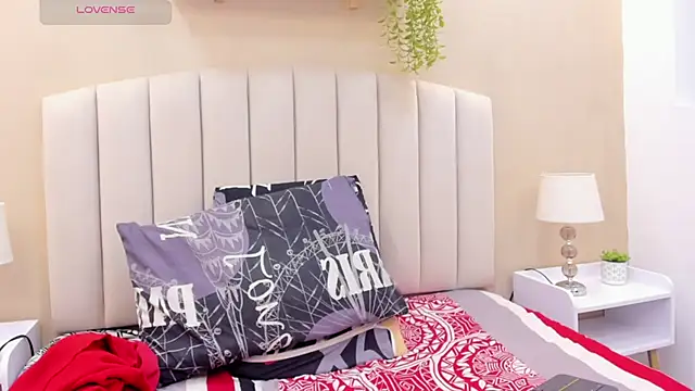 Snapshot of Mia_thompson_19 chatting on 02-10-26, 07:35 Mia thompson 19 online show from 02-10-26, 07:35