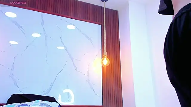 Mia thompson 19 online show from 03-25-26, 07:02