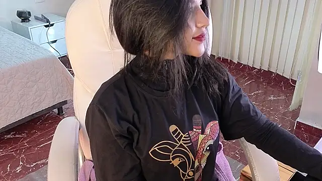 petite molly  online show from 01-07-26, 01:05