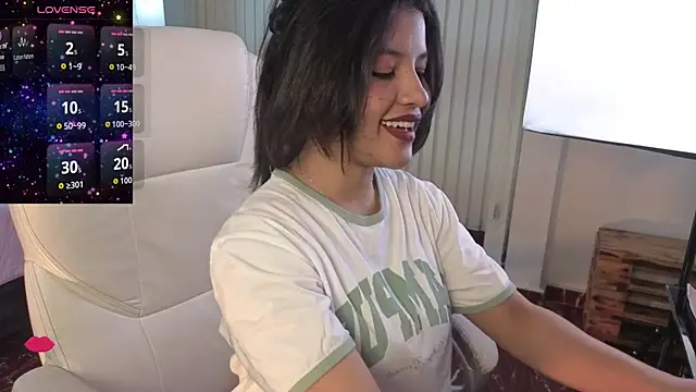 petite molly  online show from 12-14-25, 01:17