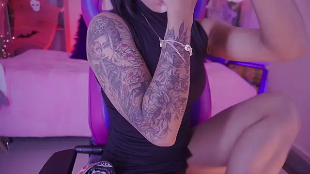 madelyn rose  online show from 10-31-25, 02:52