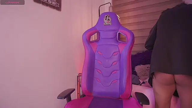 madelyn rose  online show from 11-21-25, 01:37