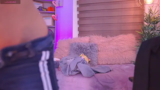 madelyn rose  online show from 09-12-25, 02:01