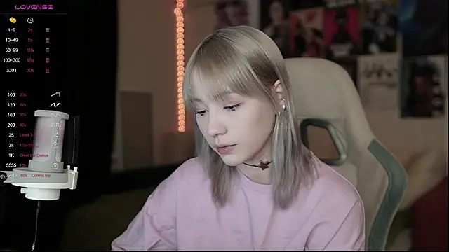 Snapshot of Traharaa chatting on 03-04-26, 02:36 Traharaa online show from 03-04-26, 02:36