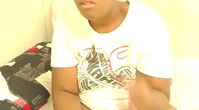 Snapshot of DollyAssZA chatting on 02-27-25, 02:00 DollyAssZA online show from 02-27-25, 02:00