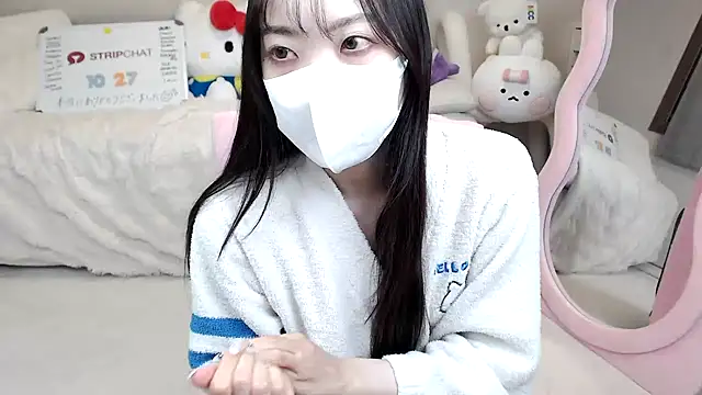 momo room online show from 10-27-25, 12:06