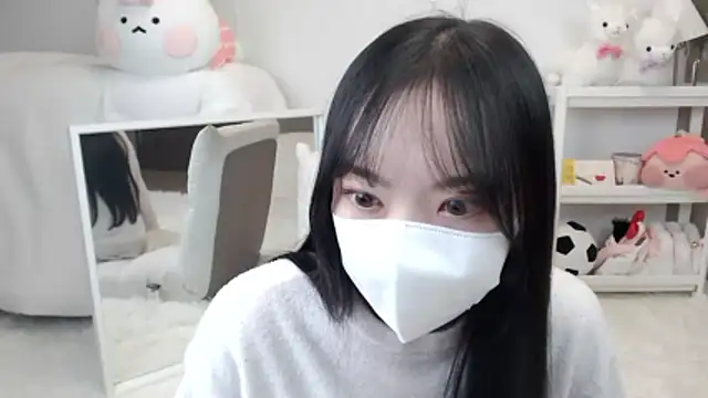 momo room online show from 04-04-26, 12:23