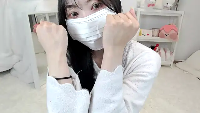 momo room online show from 04-19-26, 12:17