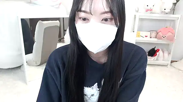 momo room online show from 04-26-26, 12:35