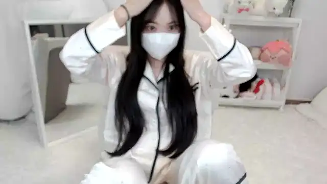 momo room online show from 05-09-26, 11:57