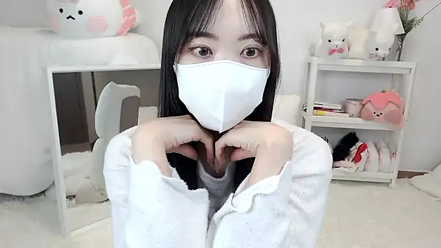 momo room online show from 05-04-26, 12:30