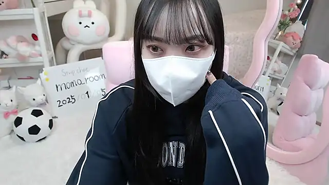 momo room online show from 01-05-25, 04:04