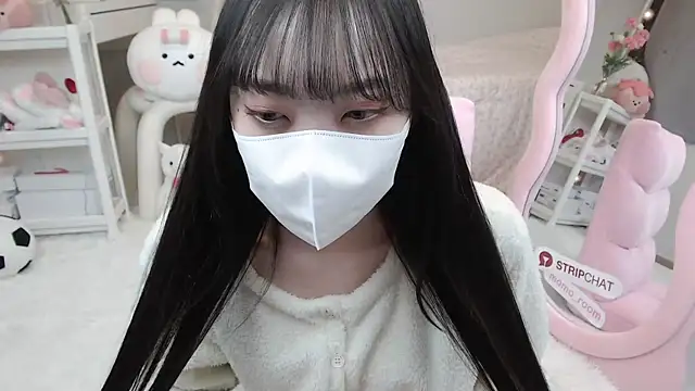 momo room online show from 01-18-25, 09:02