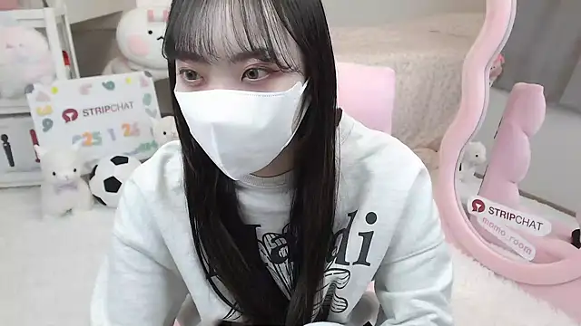 momo room online show from 01-26-25, 05:02